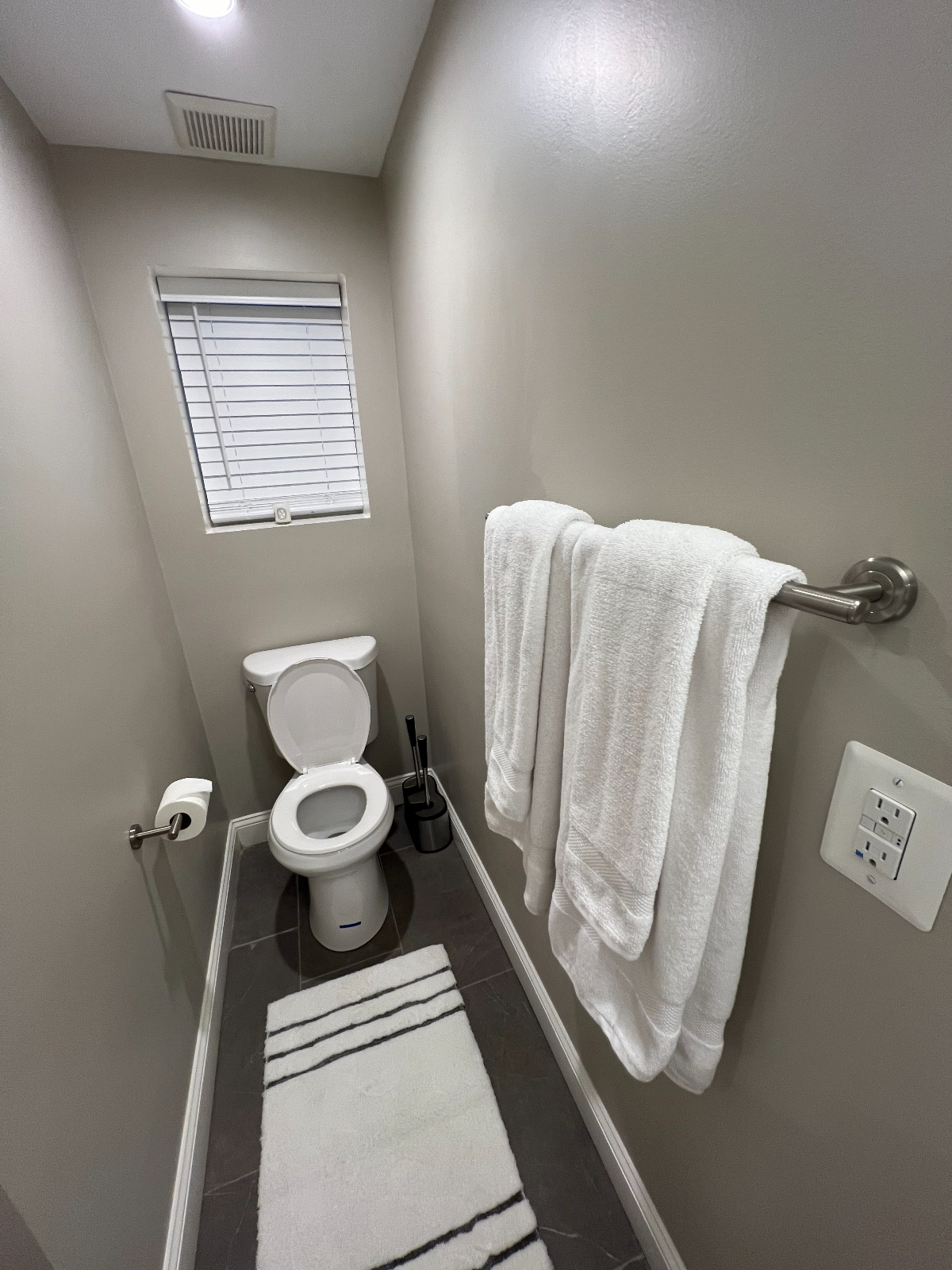 Garden Basement Apartment Near The Park at Walter Reed for Rent - Photo 7