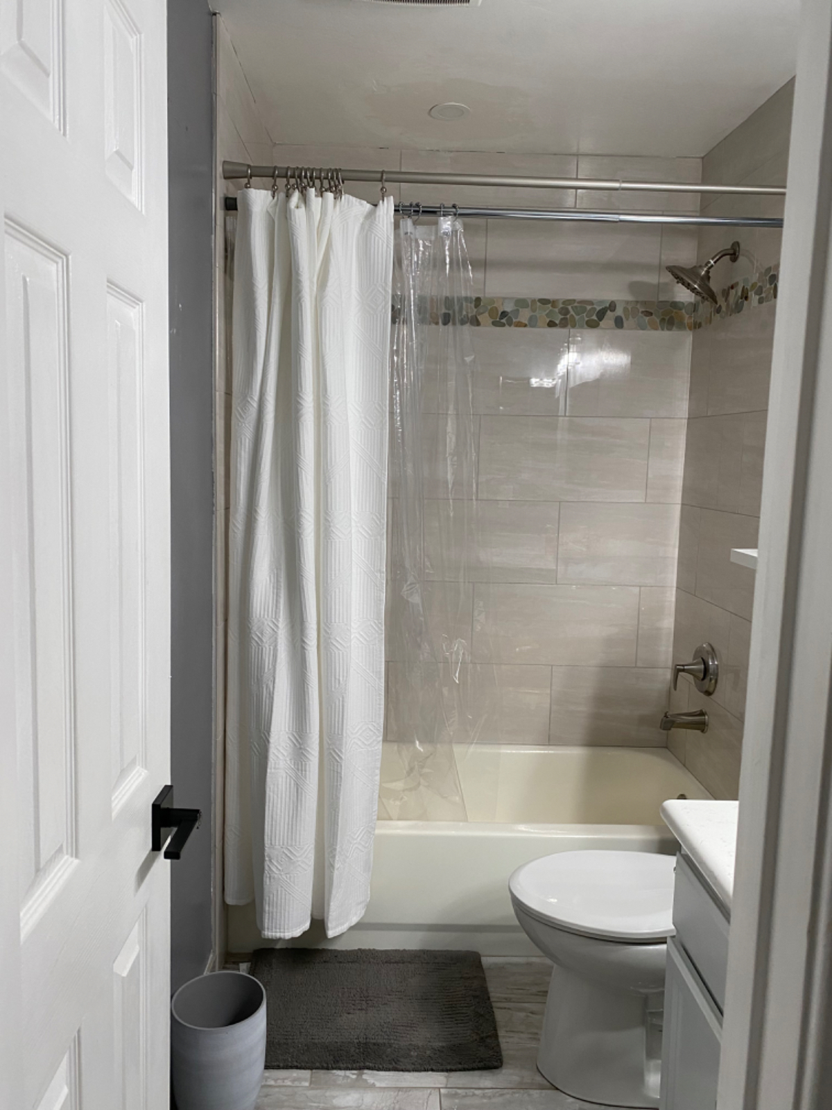 Furnished 2BR Crown Point Beach Condo | Near Beach - Photo 5