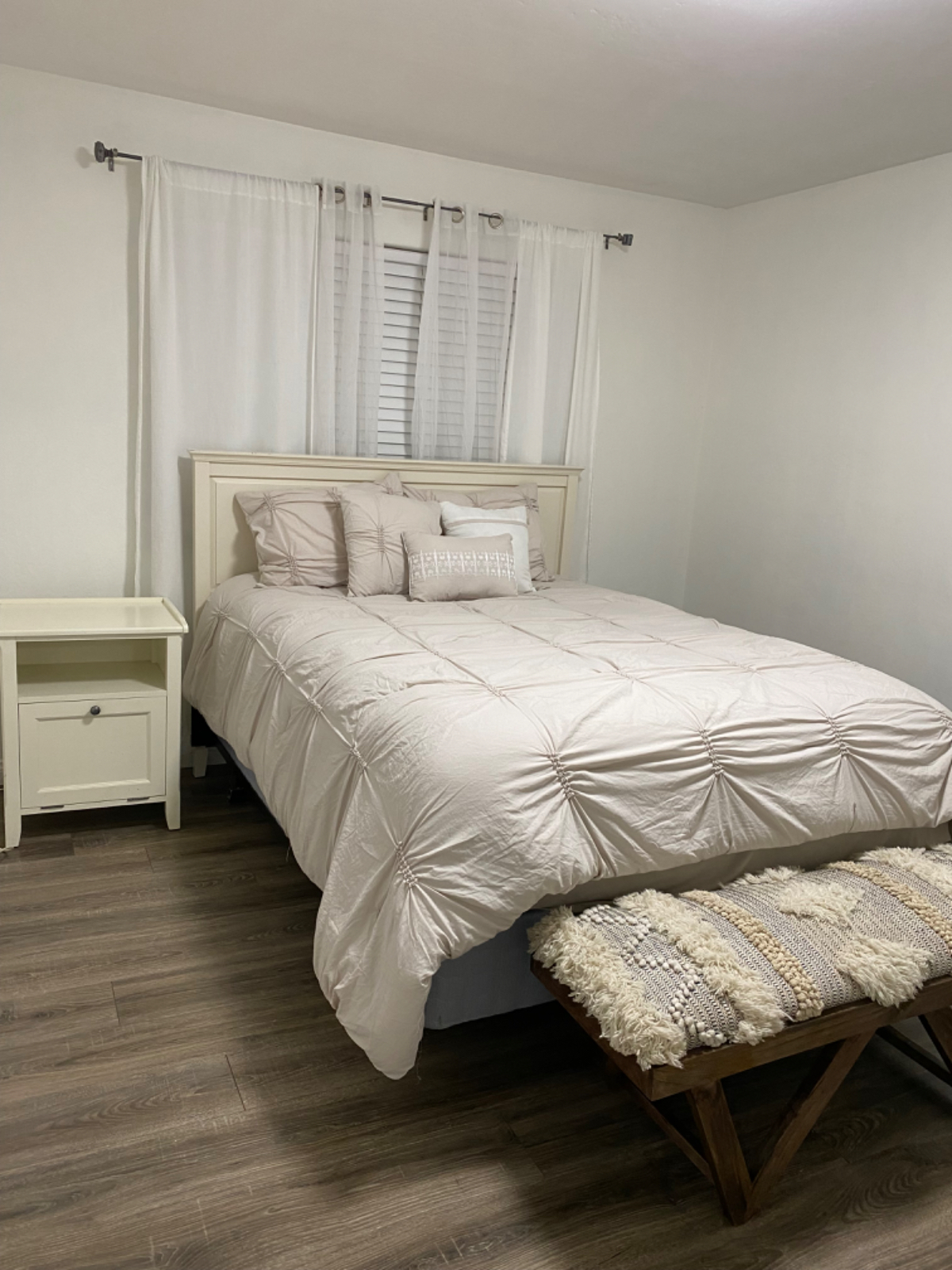 Furnished 2BR Crown Point Beach Condo | Near Beach - Photo 4