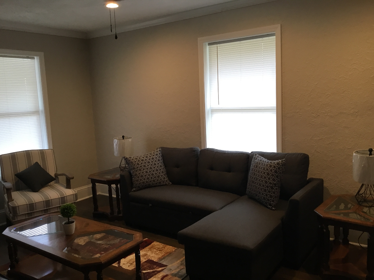 Cozy 2 bed Home - Photo 6