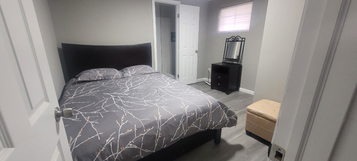 Newly remodeled 2 bedroom 2 bath - Photo 2