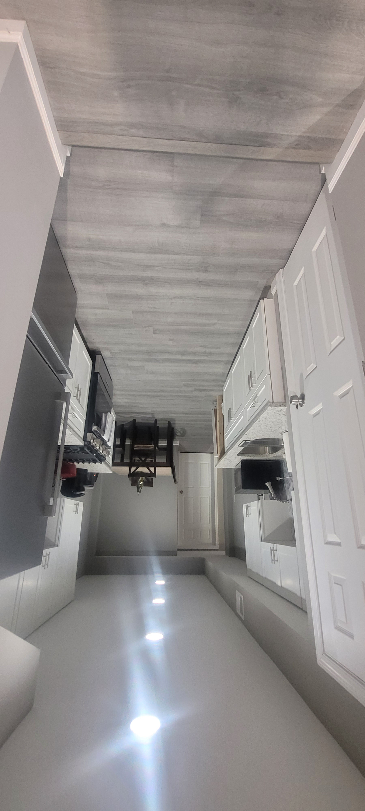 Newly remodeled 2 bedroom 2 bath - Photo 1