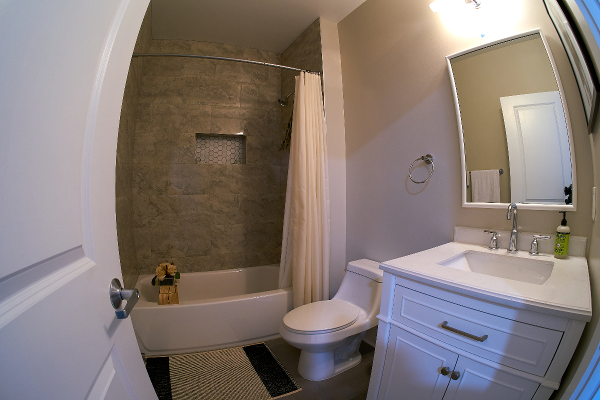 Entire Condo- 3BR 3B Parking - Photo 10