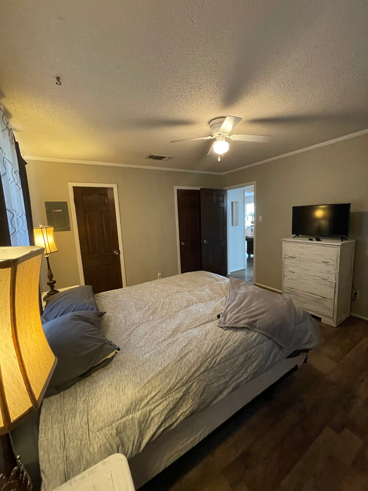 Nice 2 bed/1 bath Home, Close to HOSP. & BASE - Photo 5