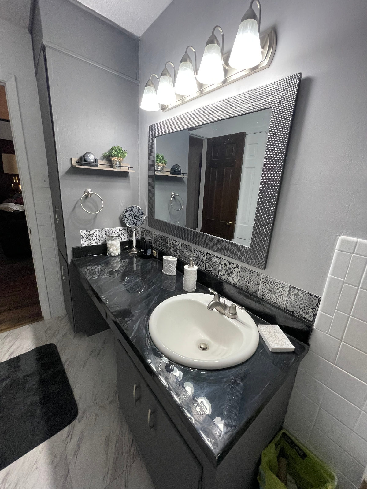 Nice 2 bed/1 bath Home, Close to HOSP. & BASE - Photo 8