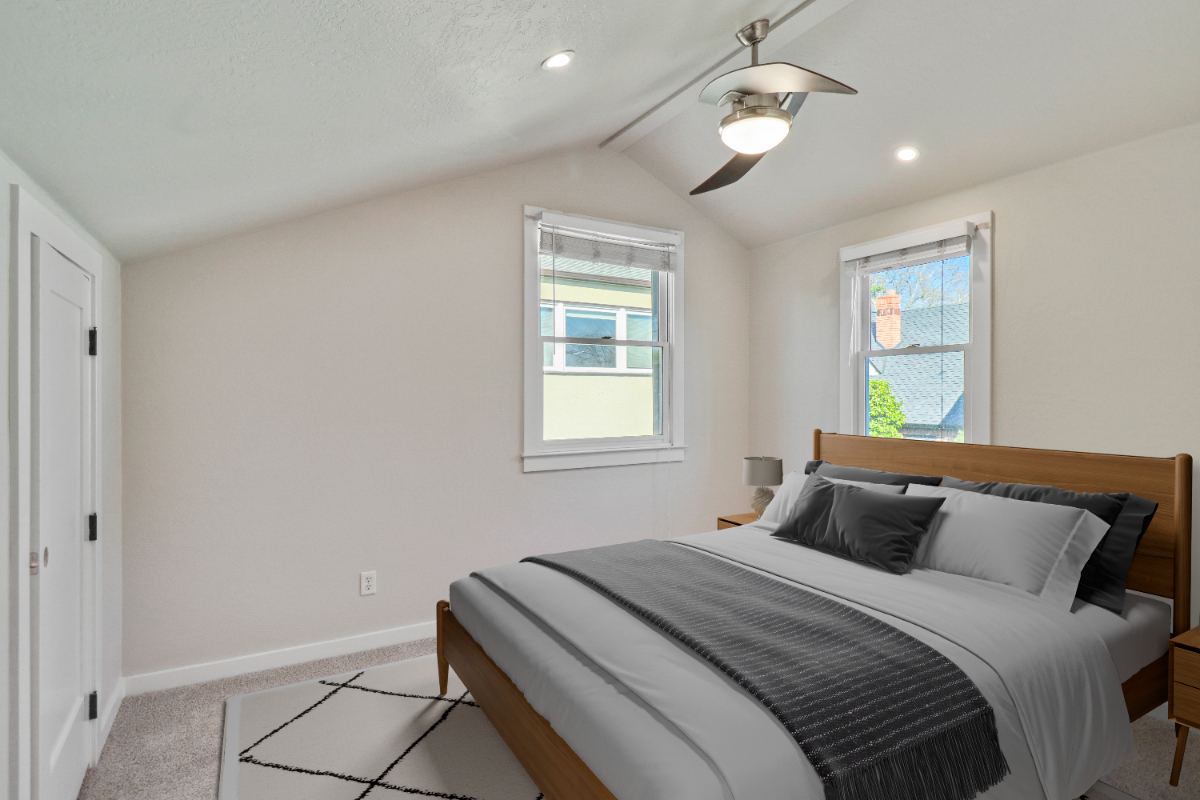 Beautiful Peaceful Cottage - 1 block to Mercy Hospital - Photo 3