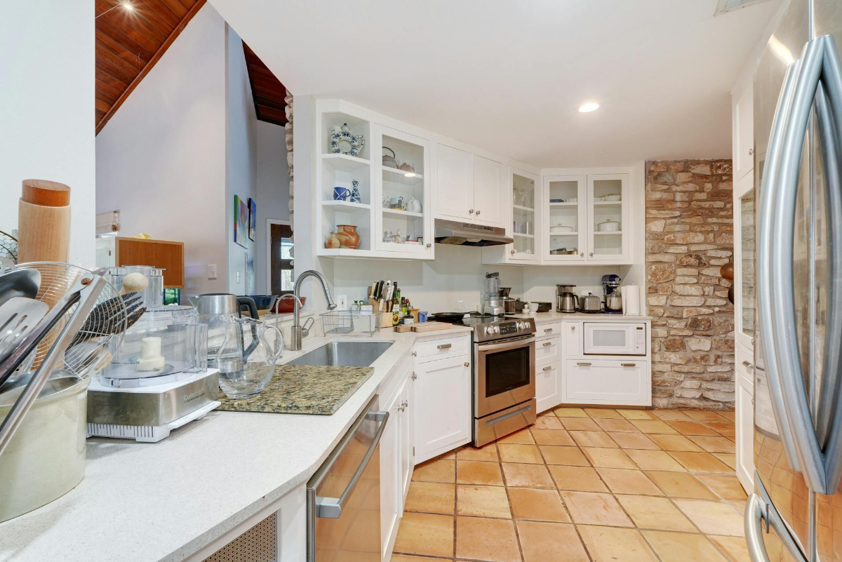 Beautiful Room in West Austin - Photo 6