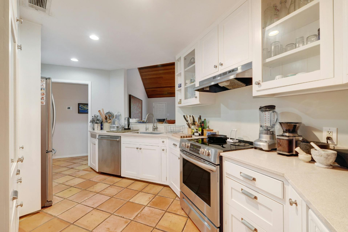 Beautiful Room in West Austin - Photo 7