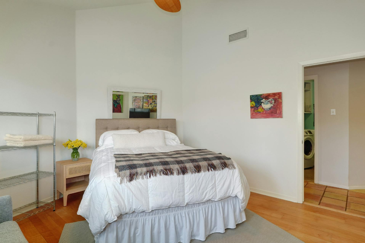 Beautiful Room in West Austin - Photo 12