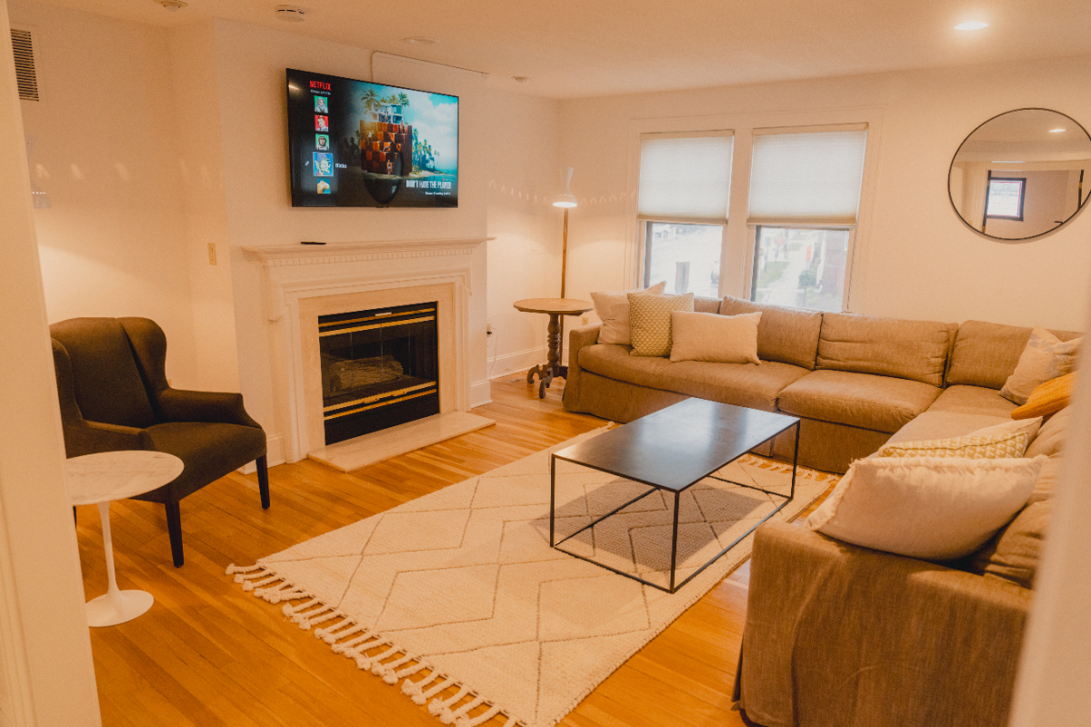 Spacious 2-Story Apartment