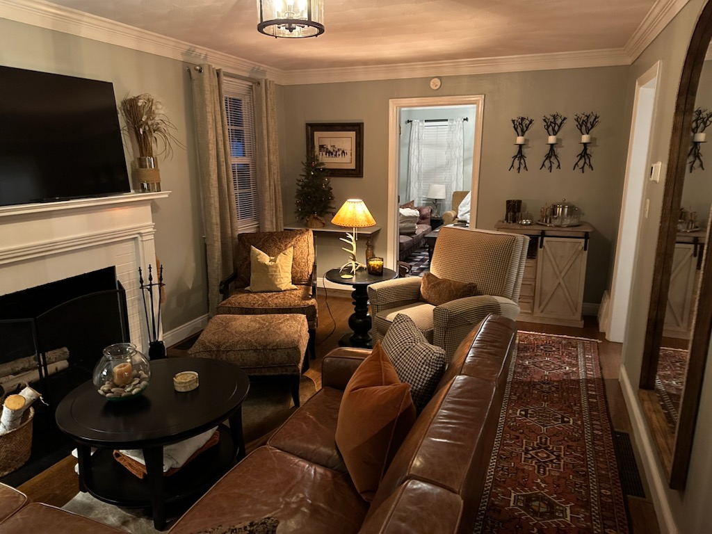 Charming and Spacious 3-Bedroom House with Modern Amenities and a Convenient Location - Photo 5