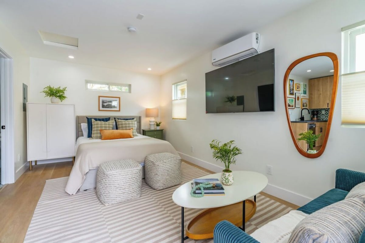 Quaint Studio in Charming Marston Hills - Photo 1