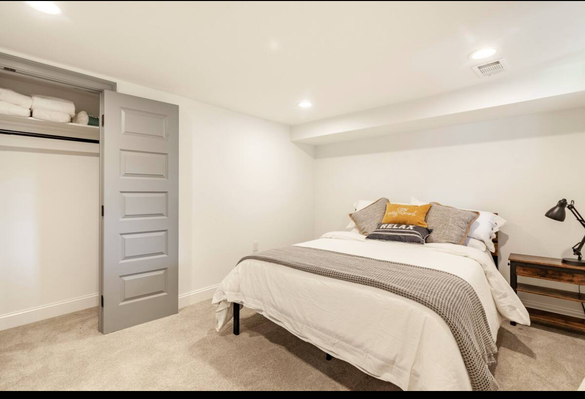DC Life in Private Nook   -- Basement apartment - Photo 7
