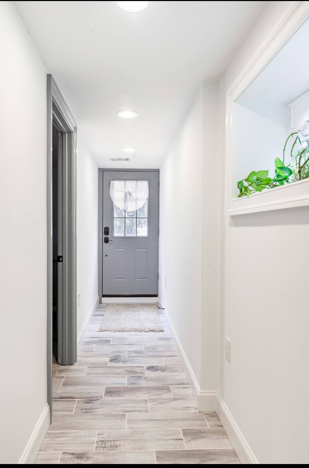 DC Life in Private Nook   -- Basement apartment - Photo 5