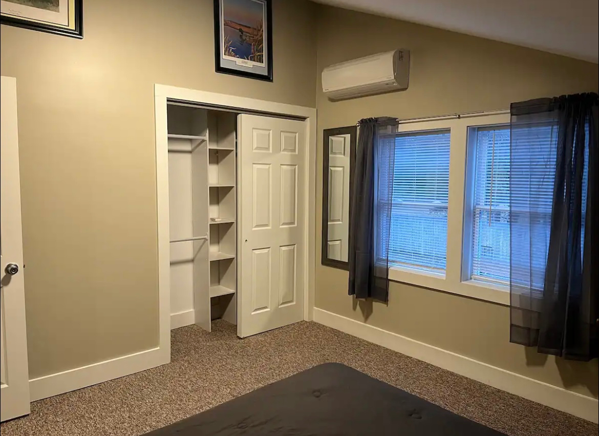 Beautiful 2 Bedroom Loft - Photo 4