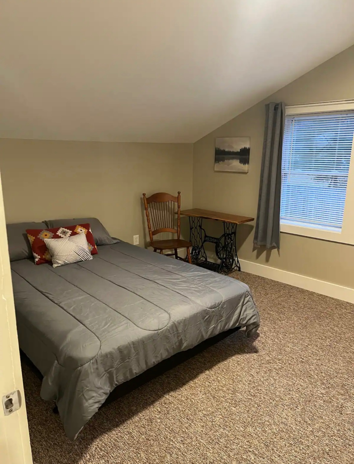 Beautiful 2 Bedroom Loft - Photo 7