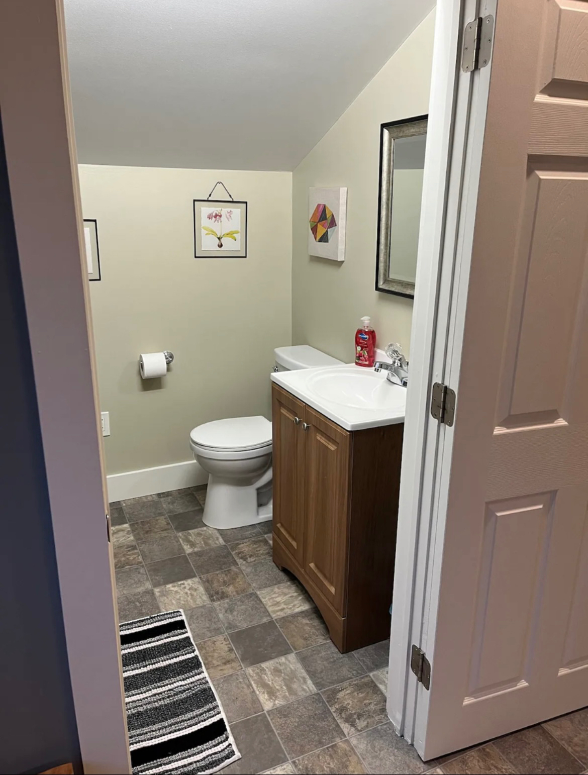 Beautiful 2 Bedroom Loft - Photo 8