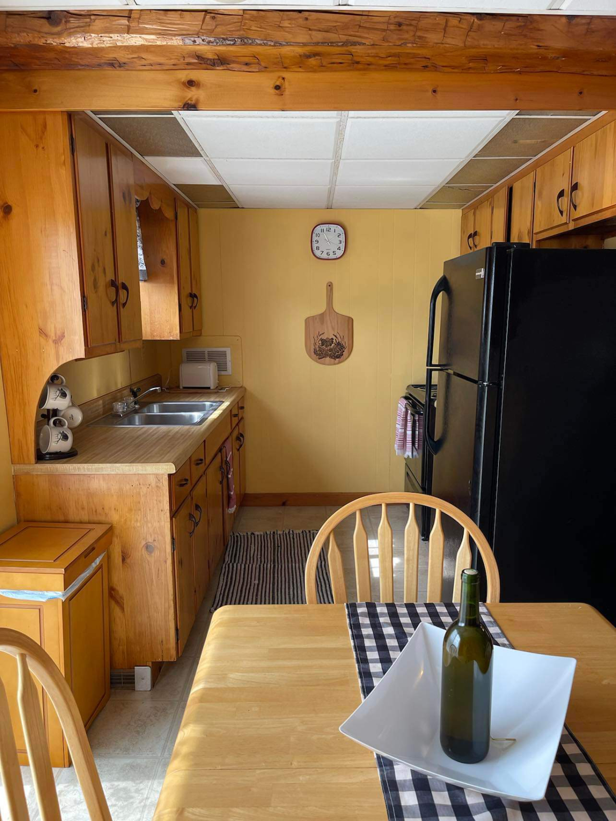 Private, but close to town, 1-bedroom Apartment - Photo 8