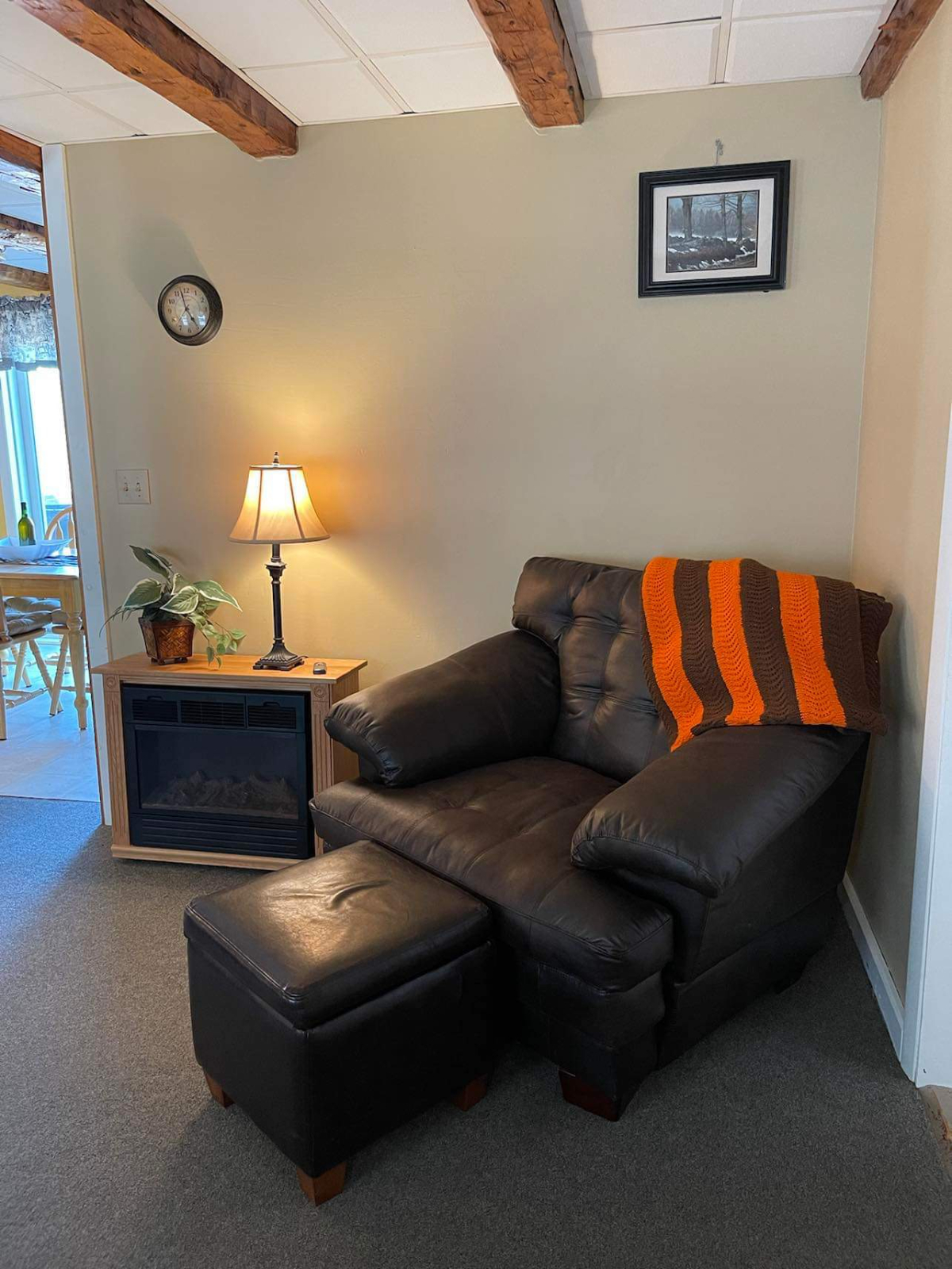 Private, but close to town, 1-bedroom Apartment - Photo 11