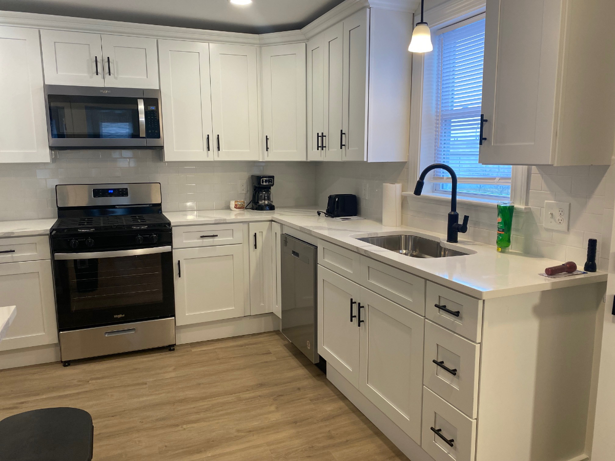 Rooms for rent walking distance to RI Hospital 2-3