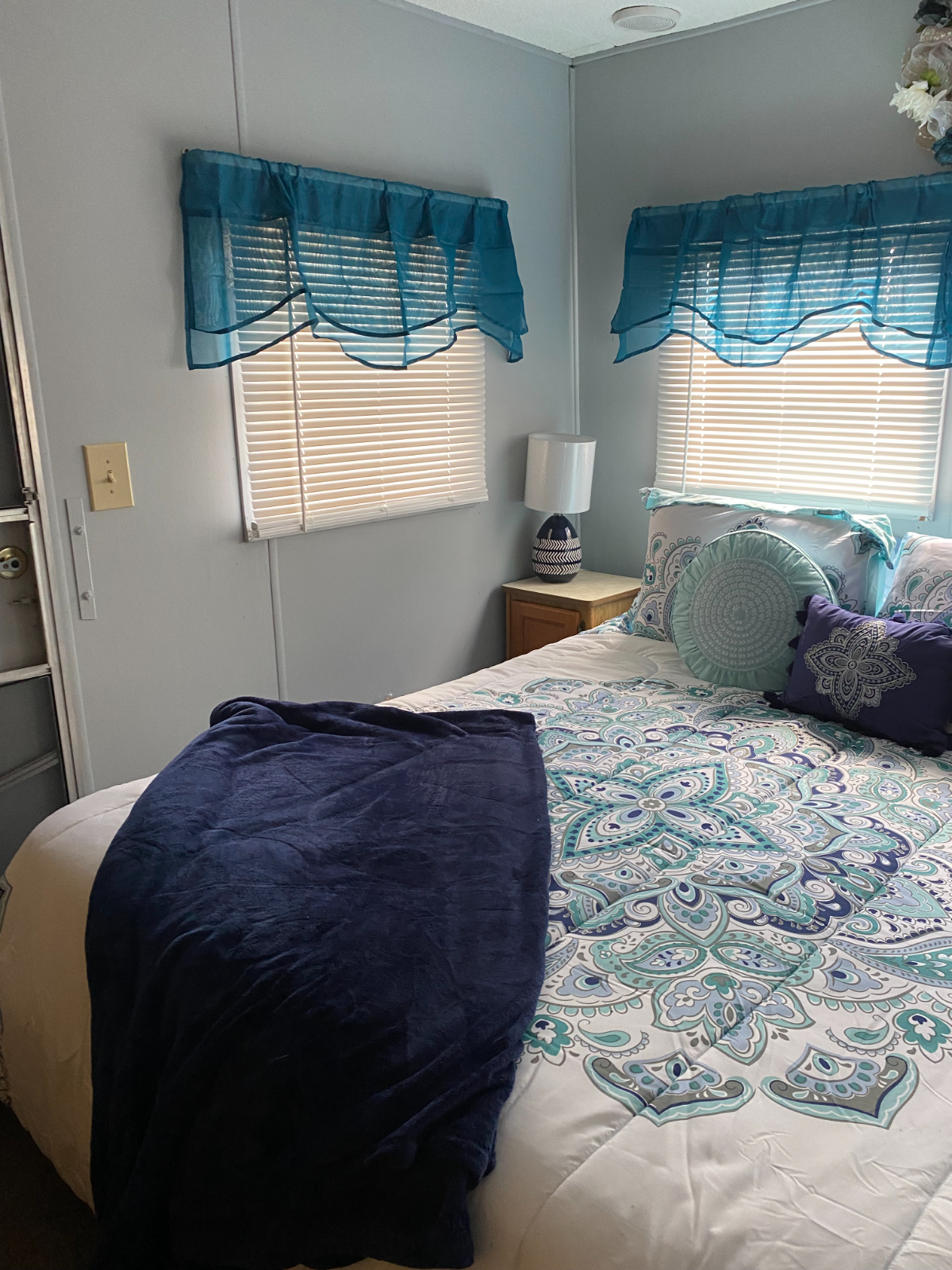 LAKEWOOD VILLAGE RENTAL - Photo 4