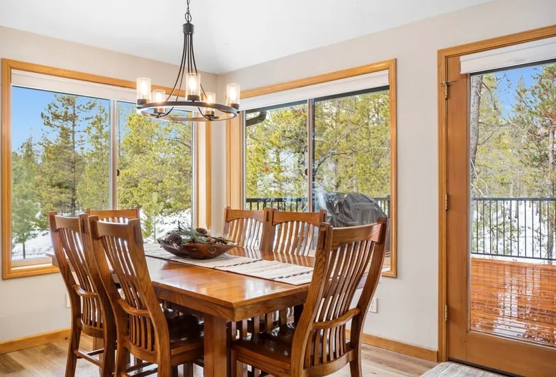 Beautiful home on the North end of Sunriver. 3 bedrooms 2 and 1/2 bath, family room plus a bonus/media room. Updated kitchen, new... - Photo 2