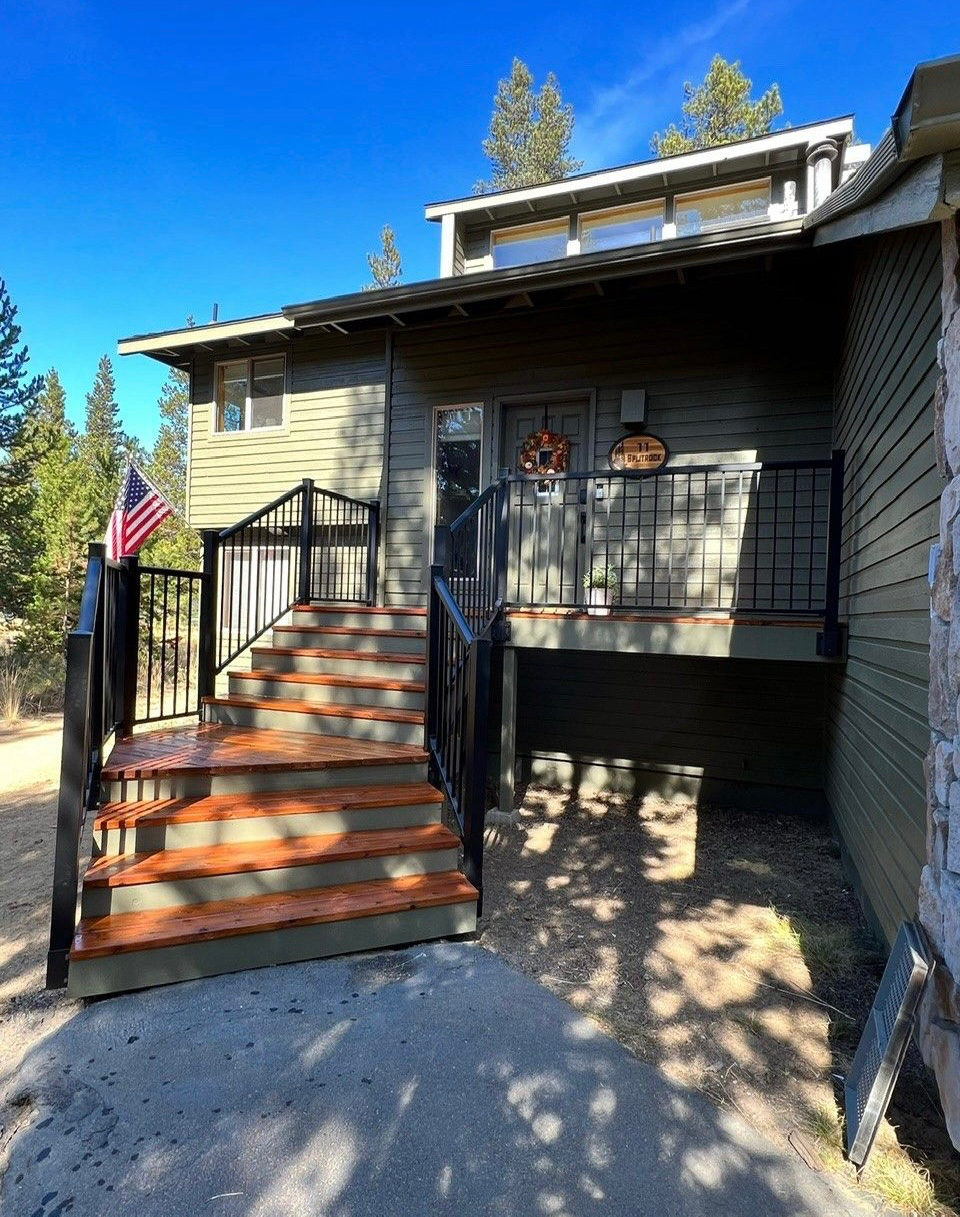Beautiful home on the North end of Sunriver. 3 bedrooms 2 and 1/2 bath, family room plus a bonus/media room. Updated kitchen, new... - Photo 5