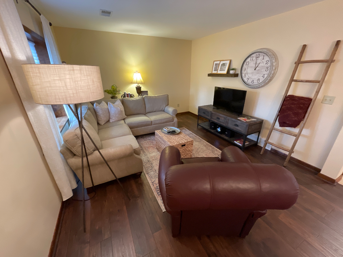 1BR/1BA with Off Street Parking, furnished & 15 Mins from Hospital - Photo 8