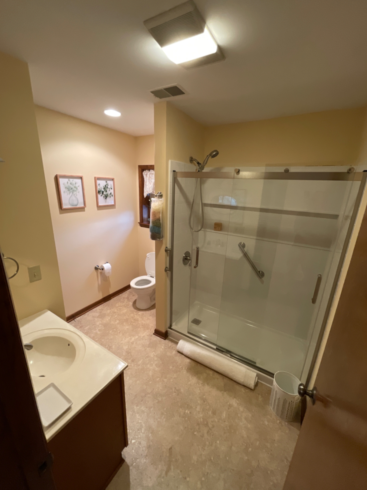 1BR/1BA with Off Street Parking, furnished & 15 Mins from Hospital - Photo 10