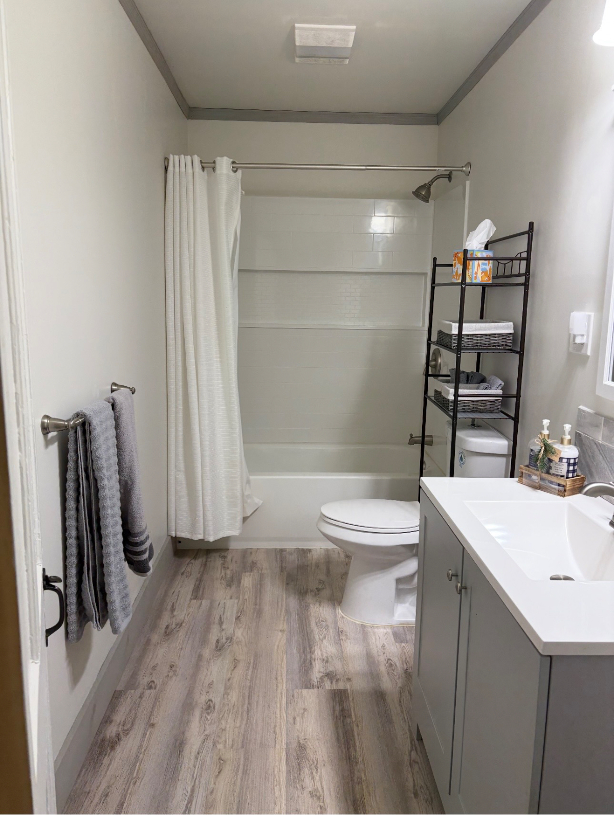 Plain & Fancy Farmhouse - Photo 10