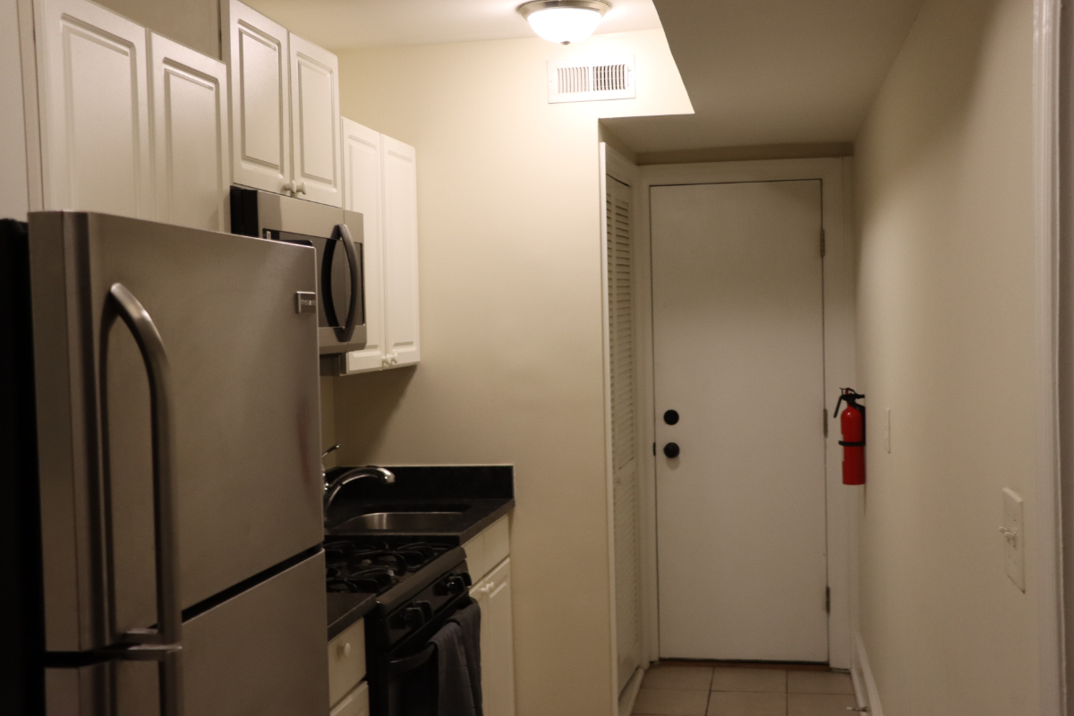 1 bed/1 bath - 85 Walk Score - W/D in unit - Pet-Friendly - Queen Bed - Photo 12