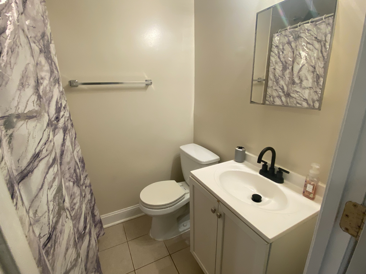 1 bed/1 bath - 85 Walk Score - W/D in unit - Pet-Friendly - Queen Bed - Photo 11