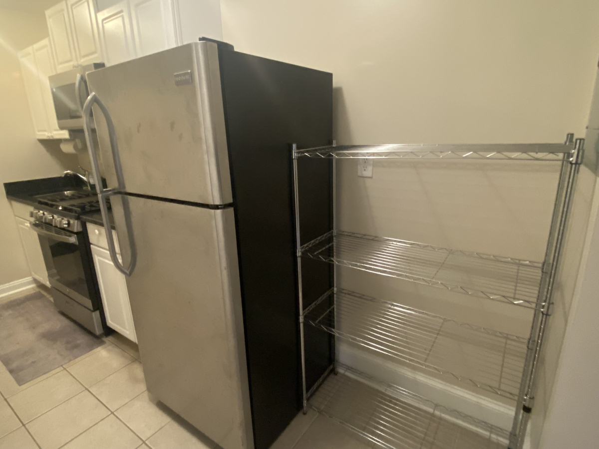 1 bed/1 bath - 85 Walk Score - W/D in unit - Pet-Friendly - Queen Bed - Photo 4