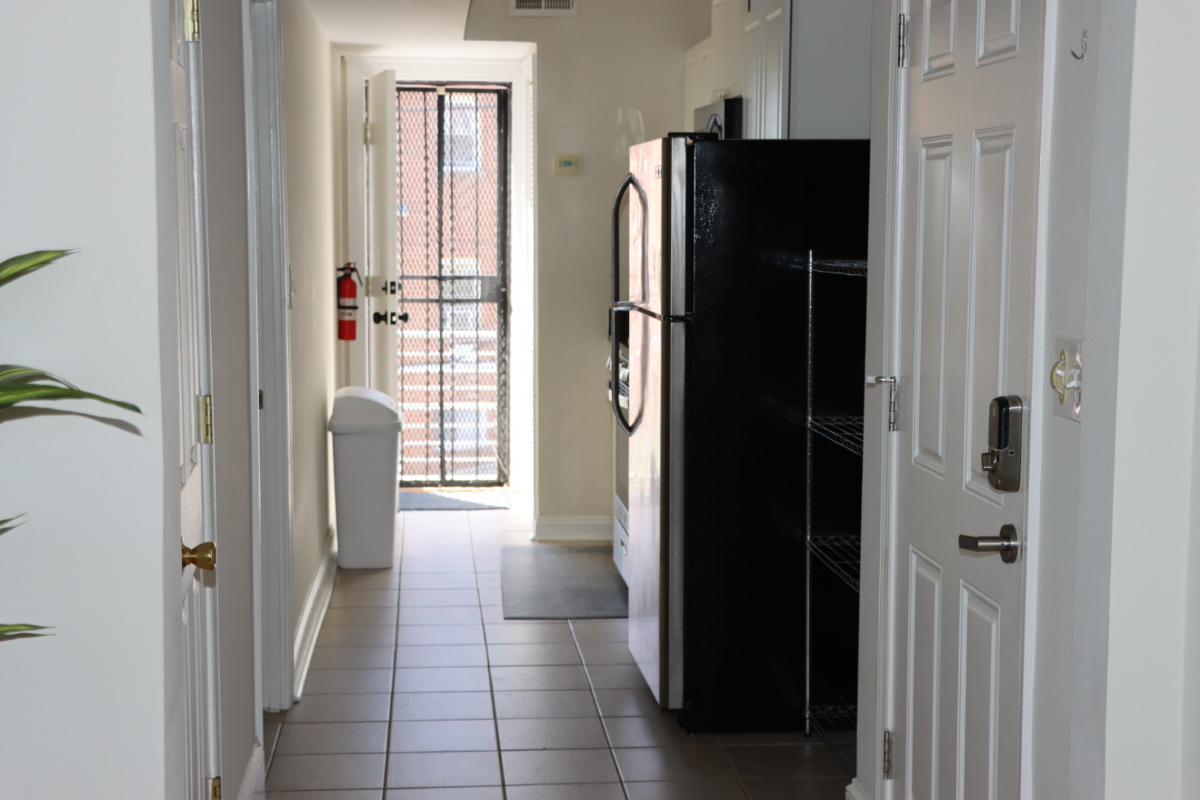 1 bed/1 bath - 85 Walk Score - W/D in unit - Pet-Friendly - Queen Bed - Photo 6
