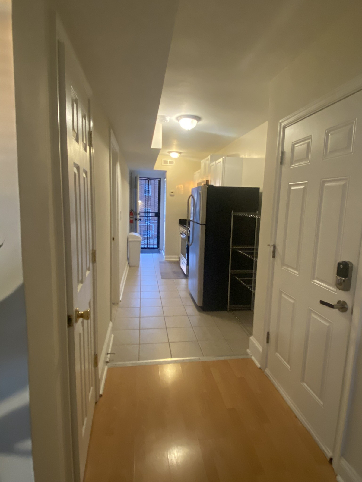 1 bed/1 bath - 85 Walk Score - W/D in unit - Pet-Friendly - Queen Bed - Photo 5