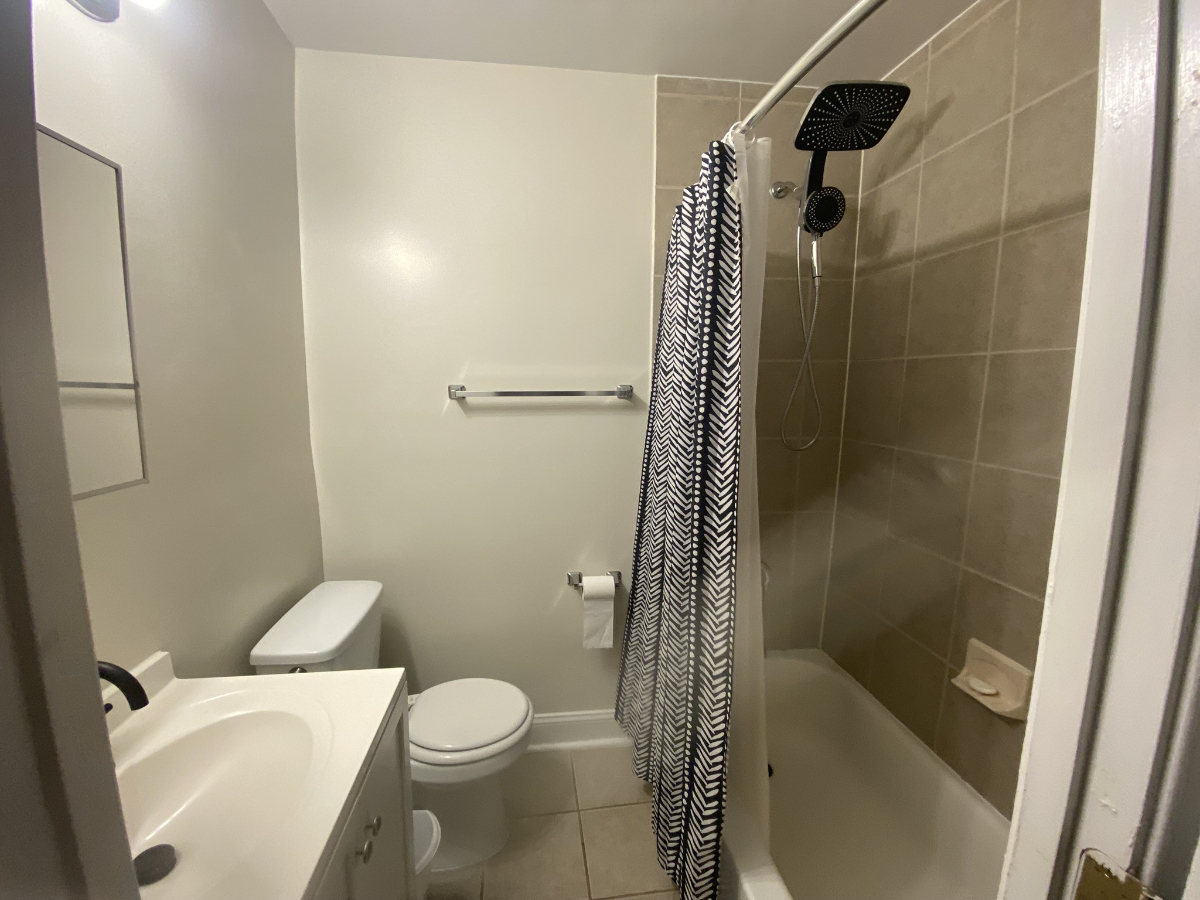 1 bed/1 bath - 85 Walk Score - W/D in unit - Pet-Friendly - Queen Bed - Photo 10