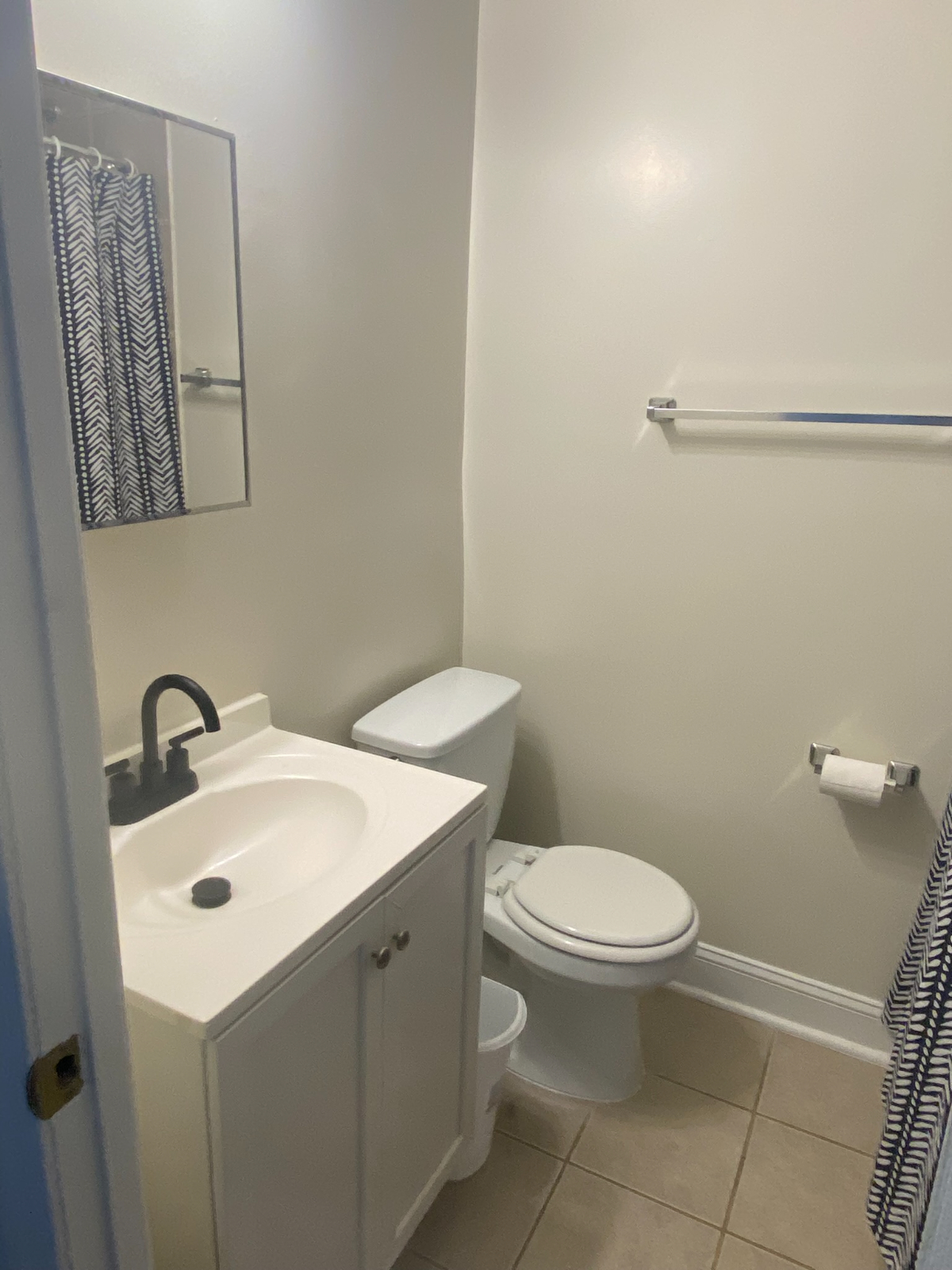 1 bed/1 bath - 85 Walk Score - W/D in unit - Pet-Friendly - Queen Bed - Photo 11