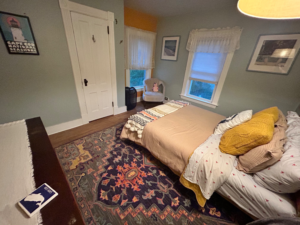 Cozy Single Bedroom Walking Distance From Downtown - Photo 3