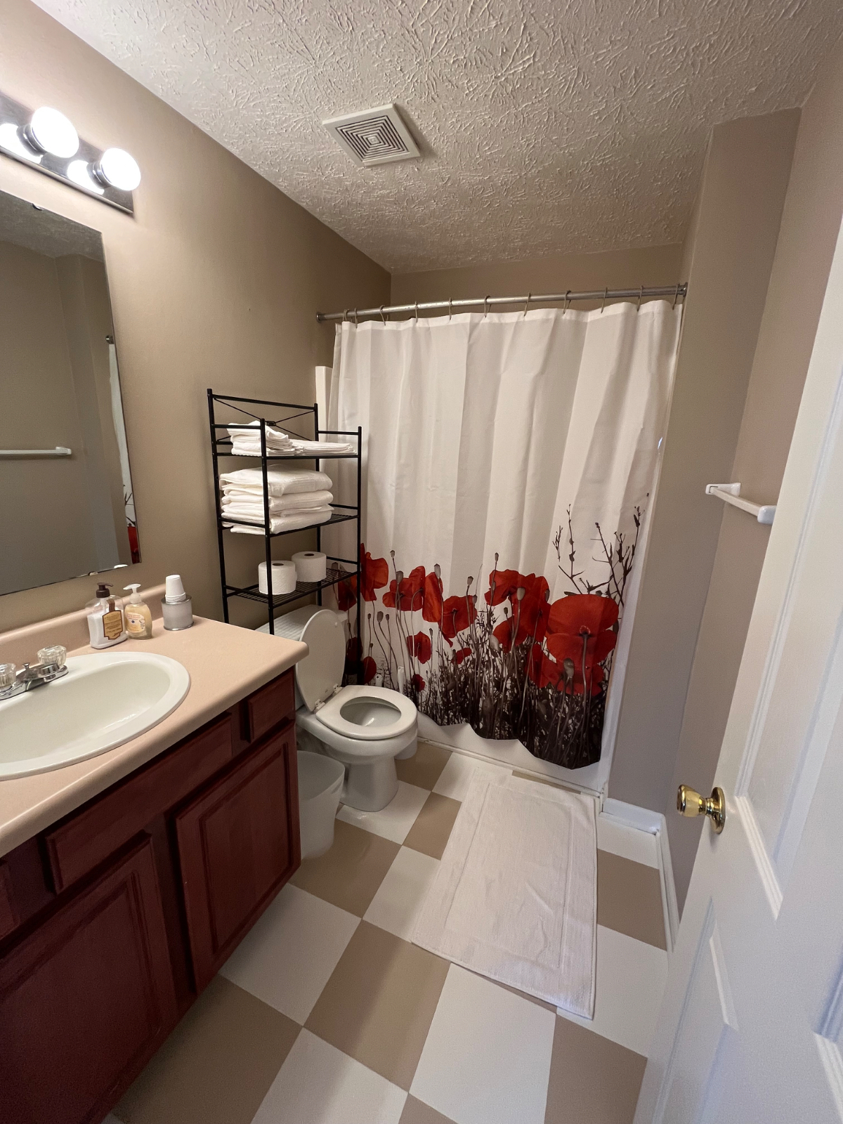 2 Bed/2 Bath/Garage/Walkable Dining/Near Uni&Riley Hospitals - Photo 10