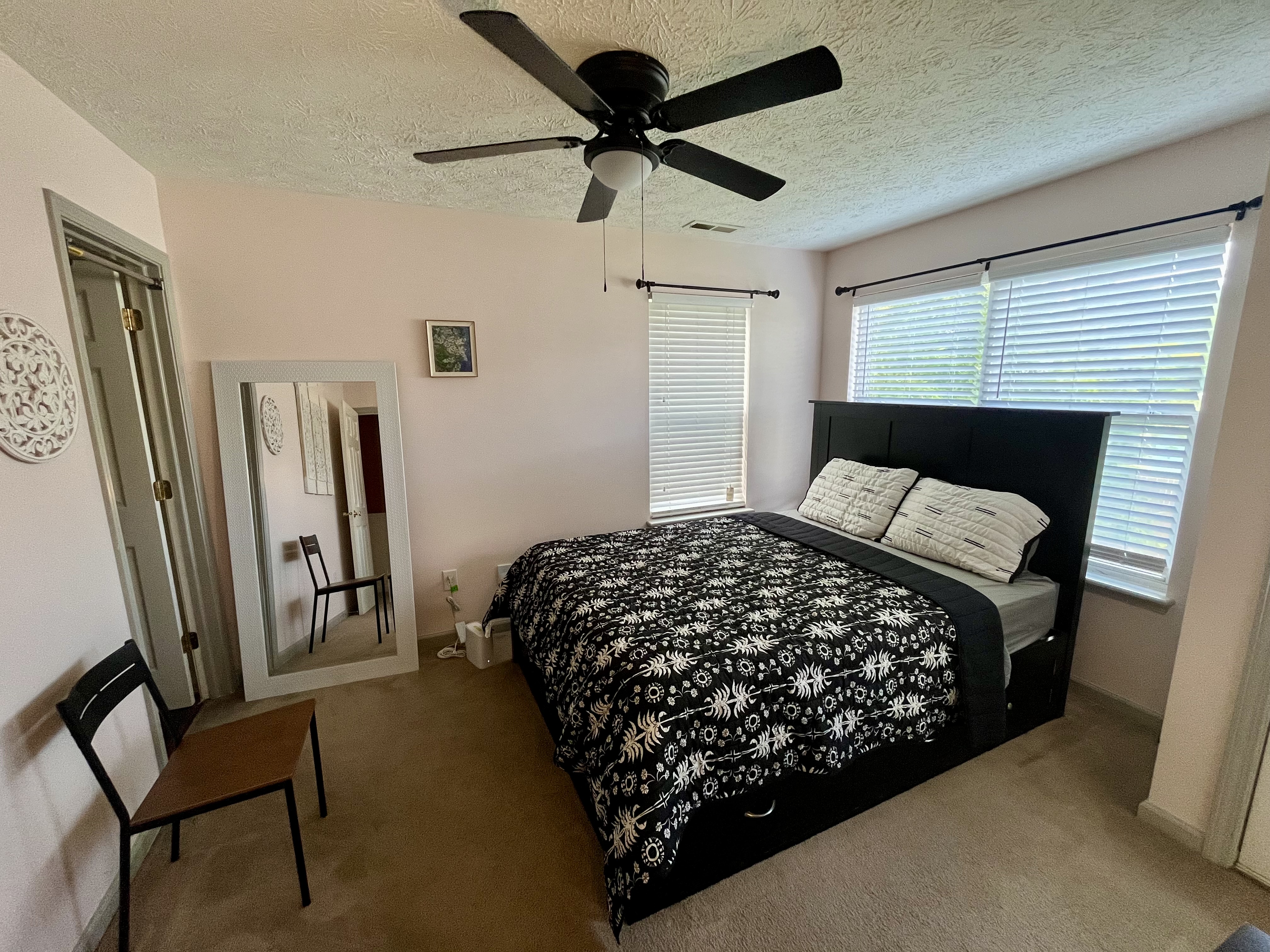 2 Bed/2 Bath/Garage/Walkable Dining/Near Uni&Riley Hospitals - Photo 7