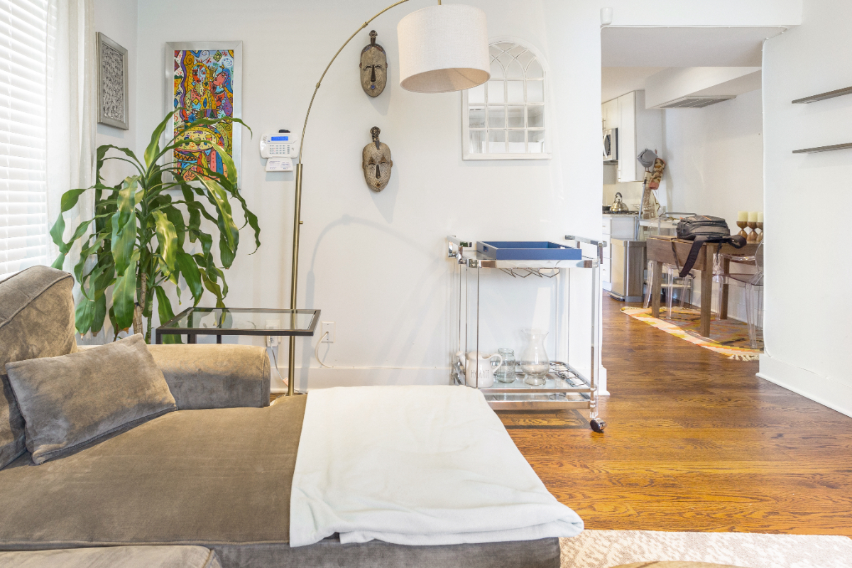 Modern Renovated Two Bedroom Near H-St Union Market with Parking - Photo 4