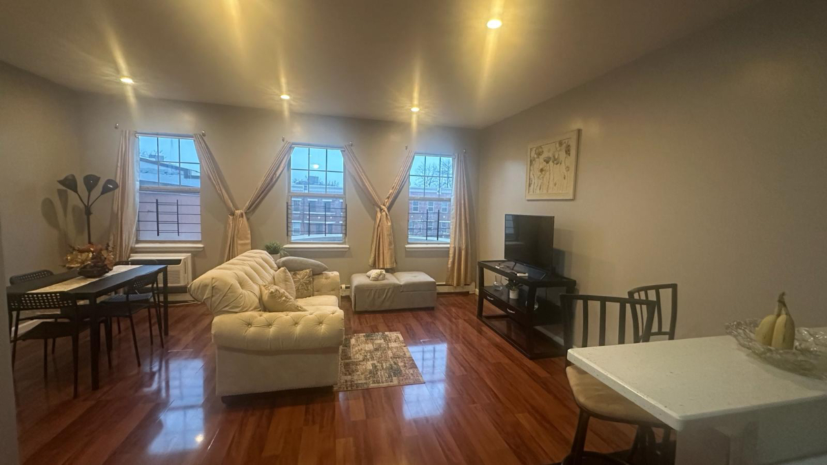 Spacious Quiet 2 Bedroom Apartment - Photo 1