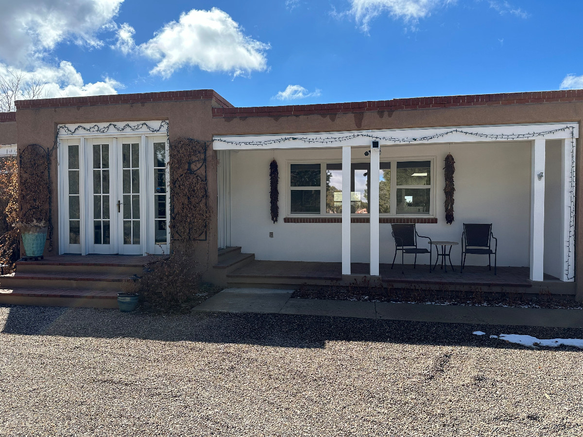 Artist's Home on Quiet, Spacious Lot