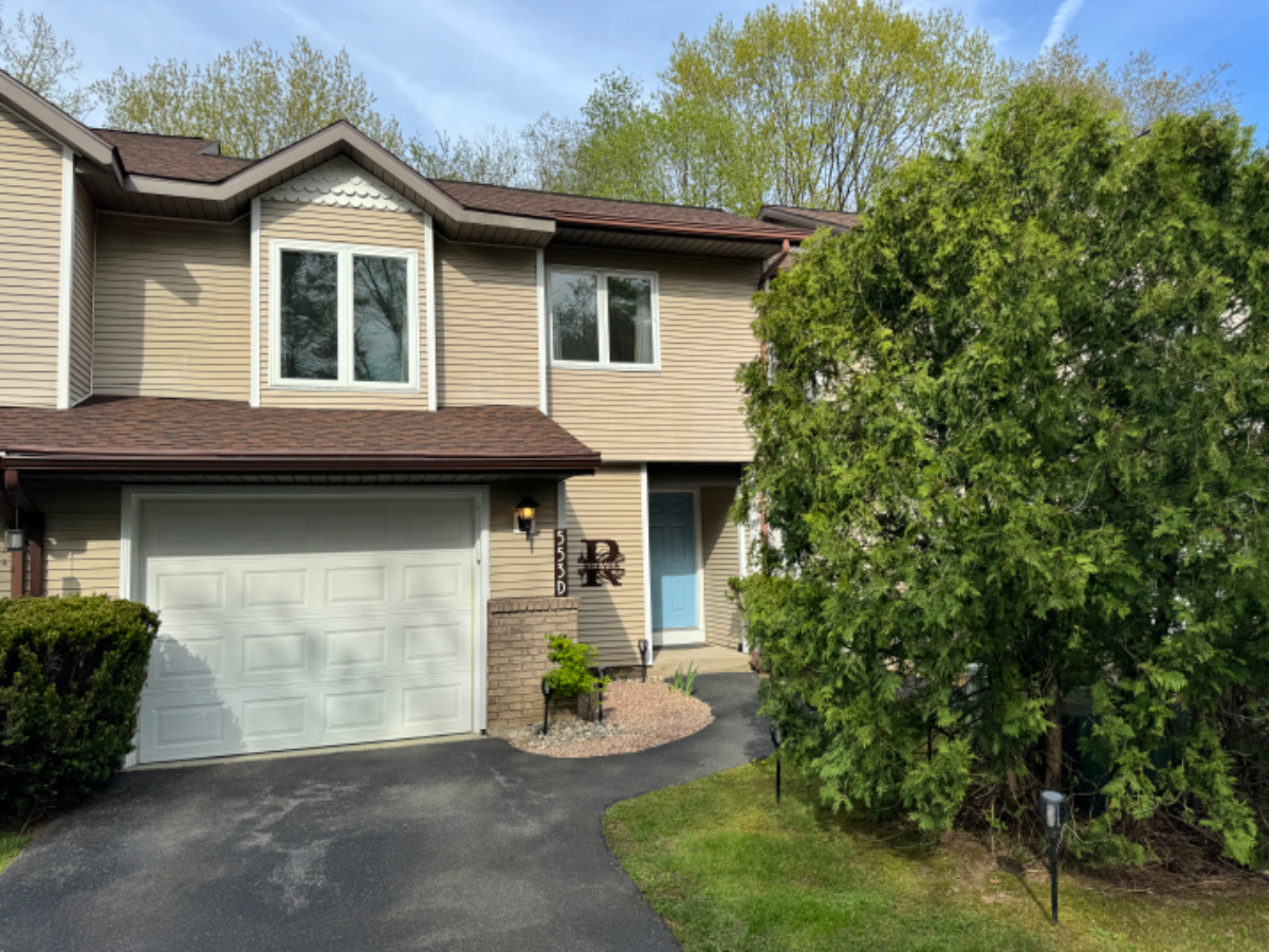 Executive Furnished 2BR/2BA | Central Colonie + Garage - Photo 8