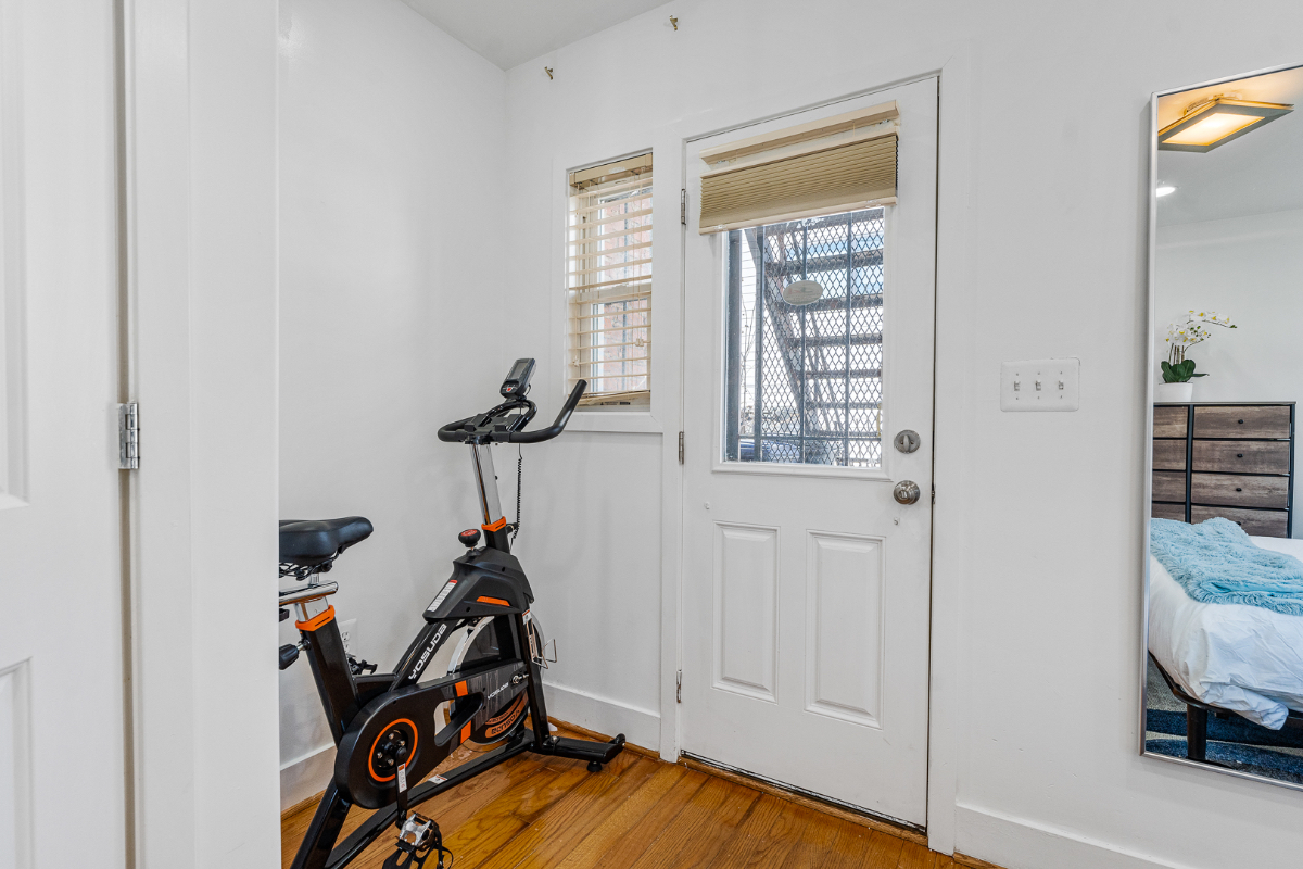 Experience Washington, DC Living in this Cozy 1-Bedroom Apartment - Centrally Located - Photo 6