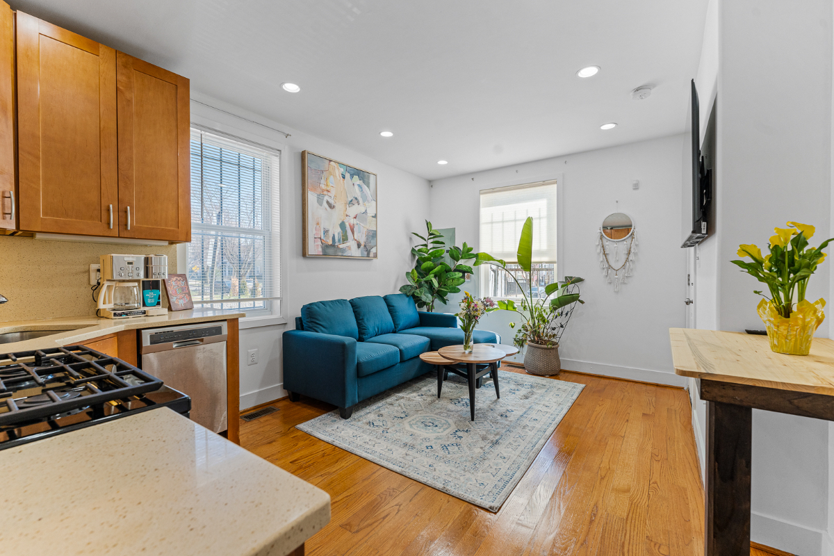 Experience Washington, DC Living in this Cozy 1-Bedroom Apartment - Centrally Located - Photo 2