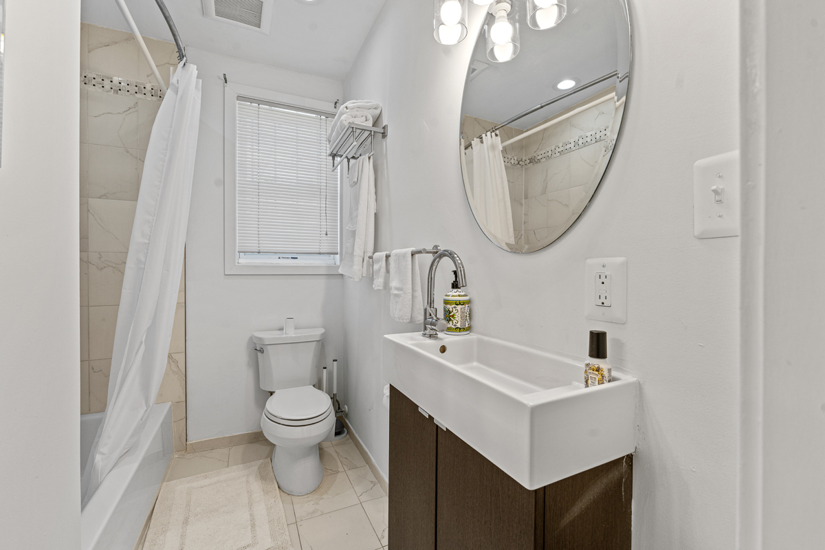 Experience Washington, DC Living in this Cozy 1-Bedroom Apartment - Centrally Located - Photo 9