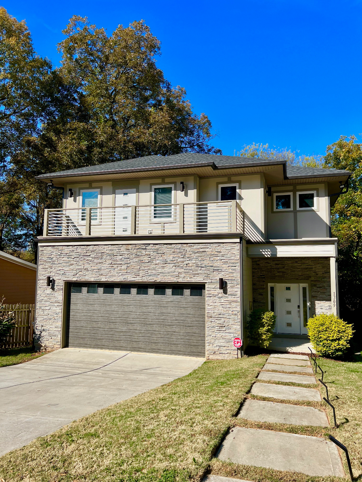 Luxurious Rental 3 Beds/3 Baths