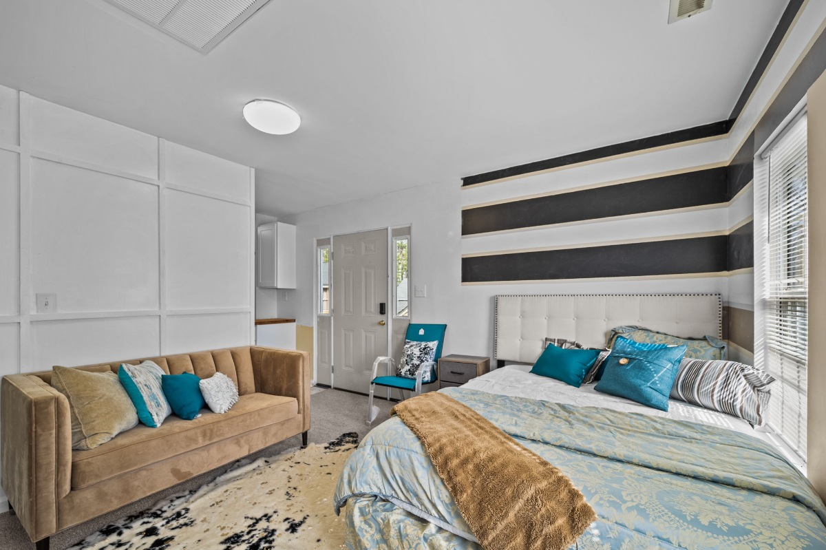 Welcome Home to a Beautiful Studio Located Near... - Photo 5