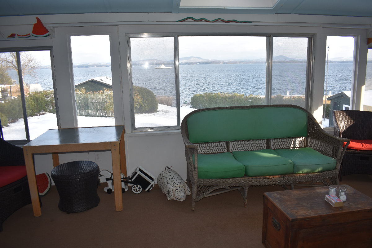 Waterfront House near Elizabethtown New York - Photo 6